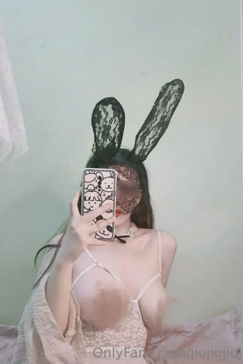 国产巨乳妹子博主 jiujiujiujiu（Bubble La） 【83P+21V】