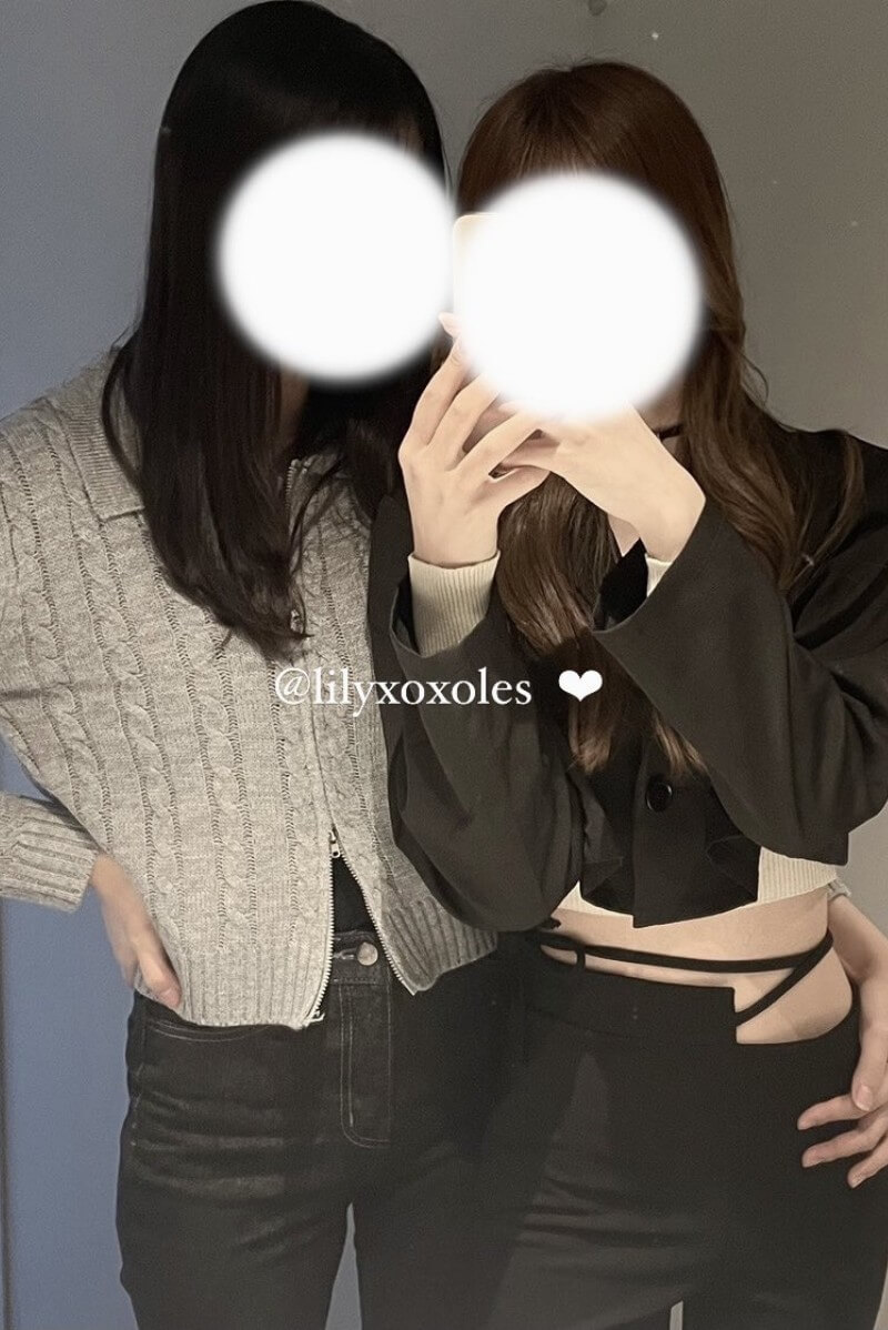 日本高质量女同博主 lilyxoxoles（Ririka&Aya）【16P+42V】